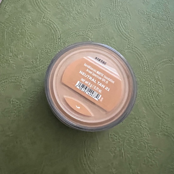 Bareminerals matte foundation NEUTRAL TAN 21 NWOB